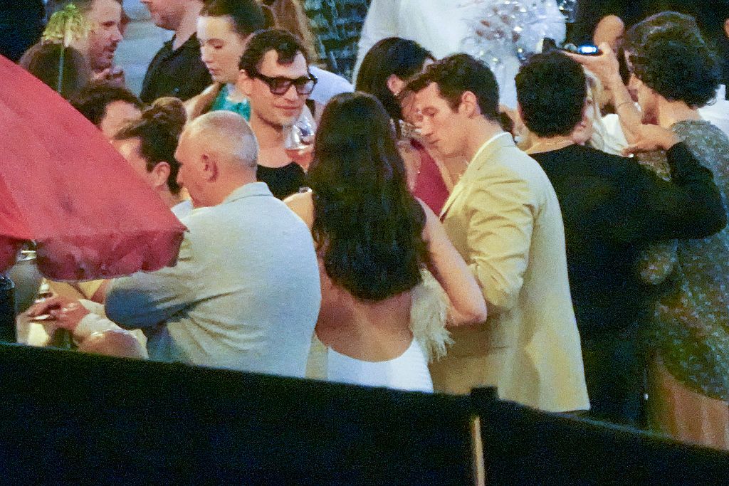 Dua Lipa y Callum Turner