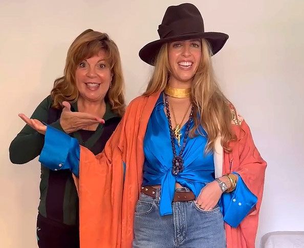 Plano medio de Belinda Washington, con su hija Andrea