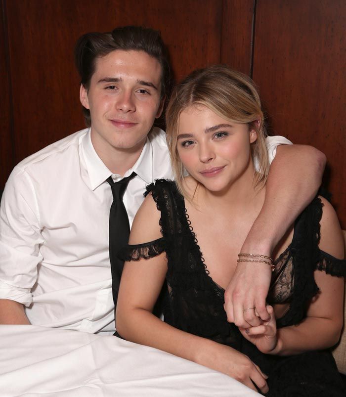 Chloe Moret y Brooklyn Beckham hicieron oficial su noviazgo durante el estreno de la película de la actriz 'Malditos vecinos 2'
