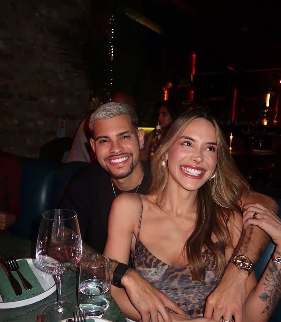 Bruno Guimaraes junto a su mujer, Ana Lídia