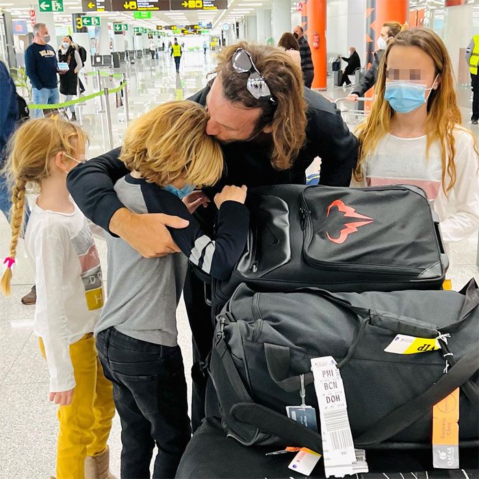 Carlos Moyá con sus hijos
