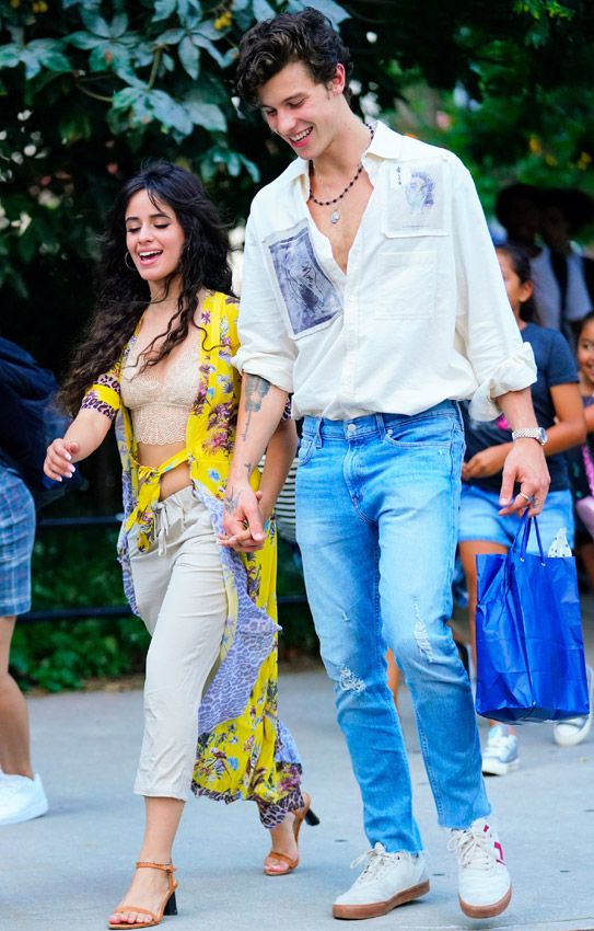 La impactantes imágenes de Camila Cabello y Shawn Mendes en Coachella