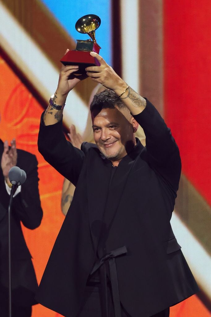 Alejandro Sanz ganó el Latin GRAMMY A Grabación del AÑO POR "Palmeras En El JardÃn".