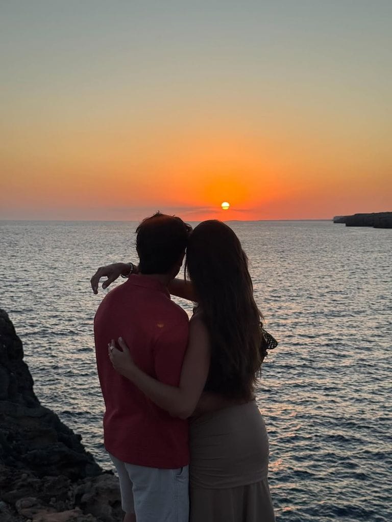 Marc Márquez y Gemma Pinto en Menorca