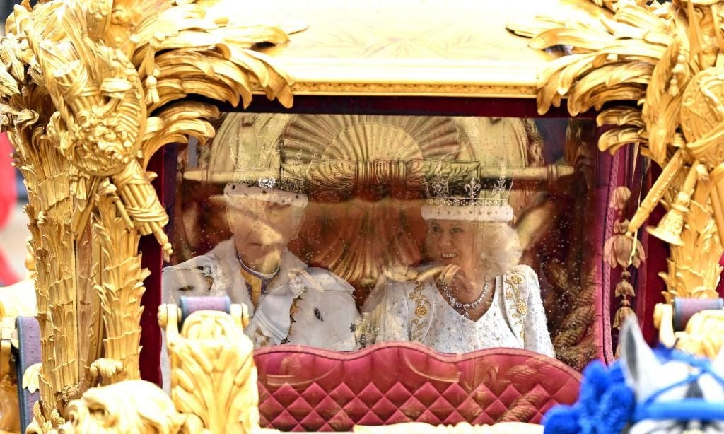 rey carlos iii y reina camilla