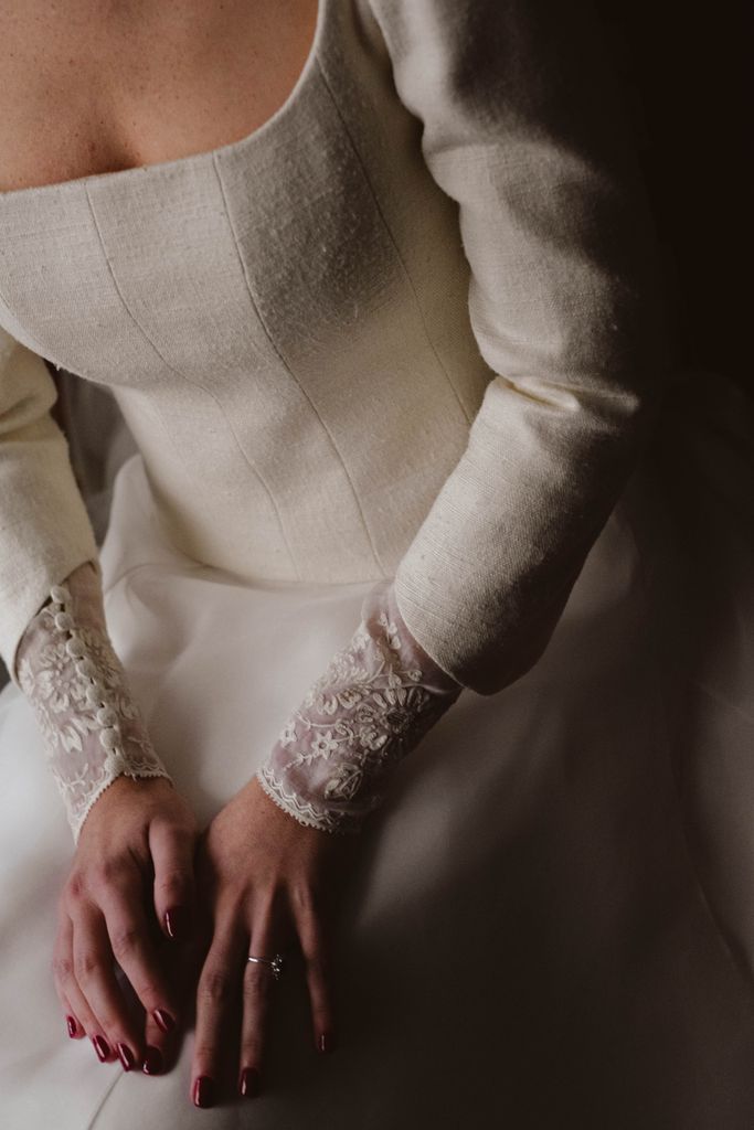 Vestido de novia con escote cuadrado