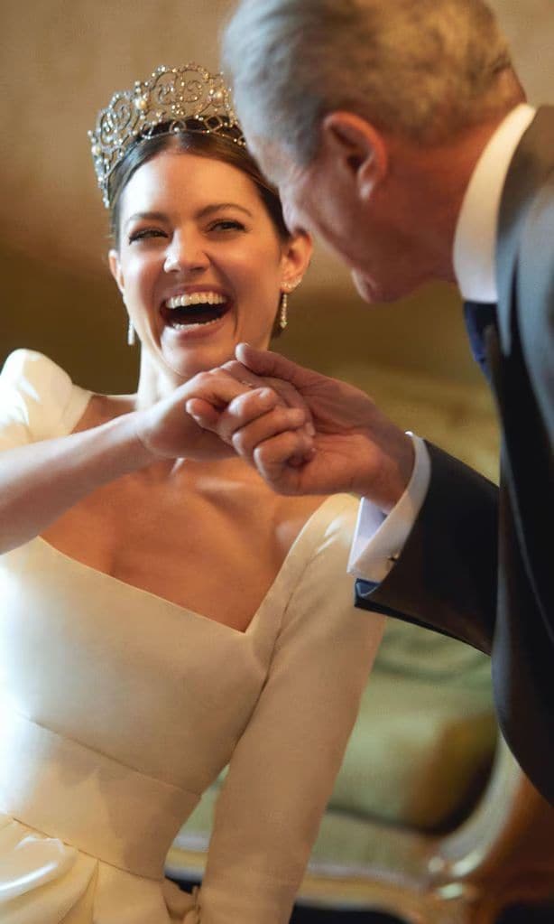 Isabelle Junot con su padre, Philippe Junot, el día de su boda