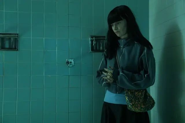 La serie plantea preguntas incómodas sobre la justicia, el trauma y los límites que estamos dispuestos a cruzar cuando creemos tener una razón para hacerlo