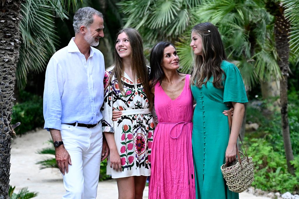 La Familia Real en los Jardines de Alfàbia.