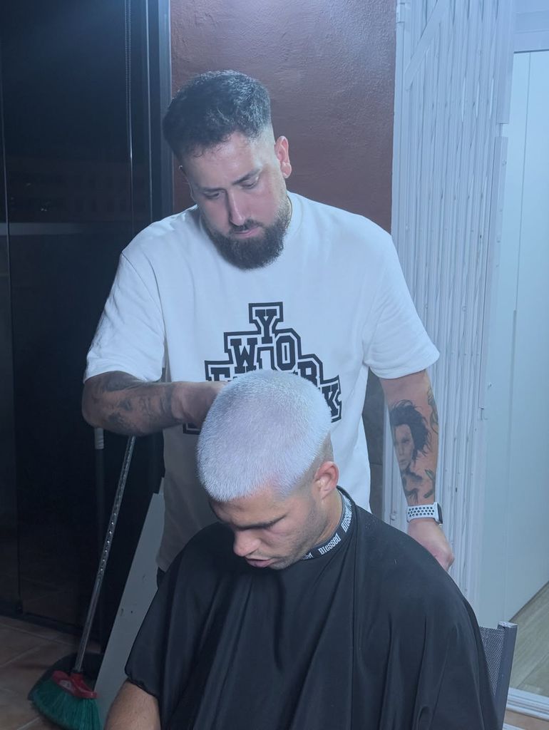 Carlos Alcaraz estrena nuevo look y se tiñe el pelo de platino