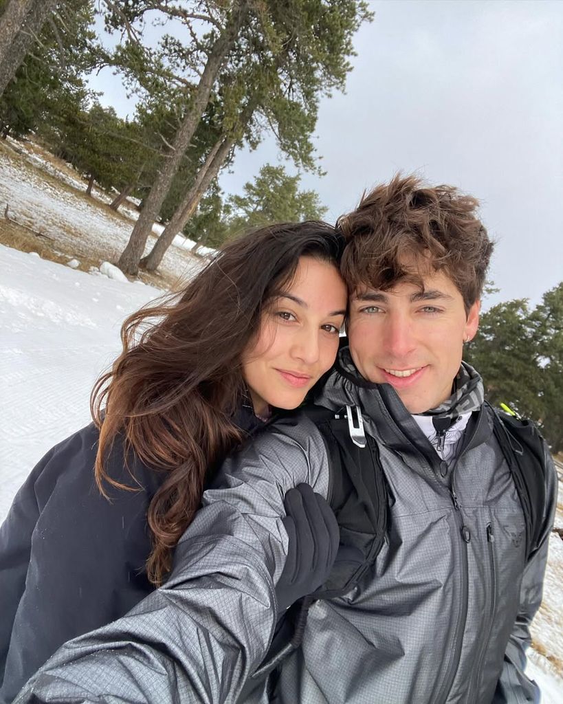 Oriol Cardona y Amaia Aberasturi 