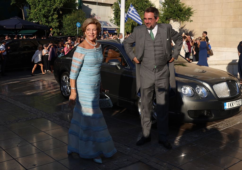 Ana María de Dinamarca y su hijo, Nicolás de Grecia, madre y hermano de Tatiana de Grecia 