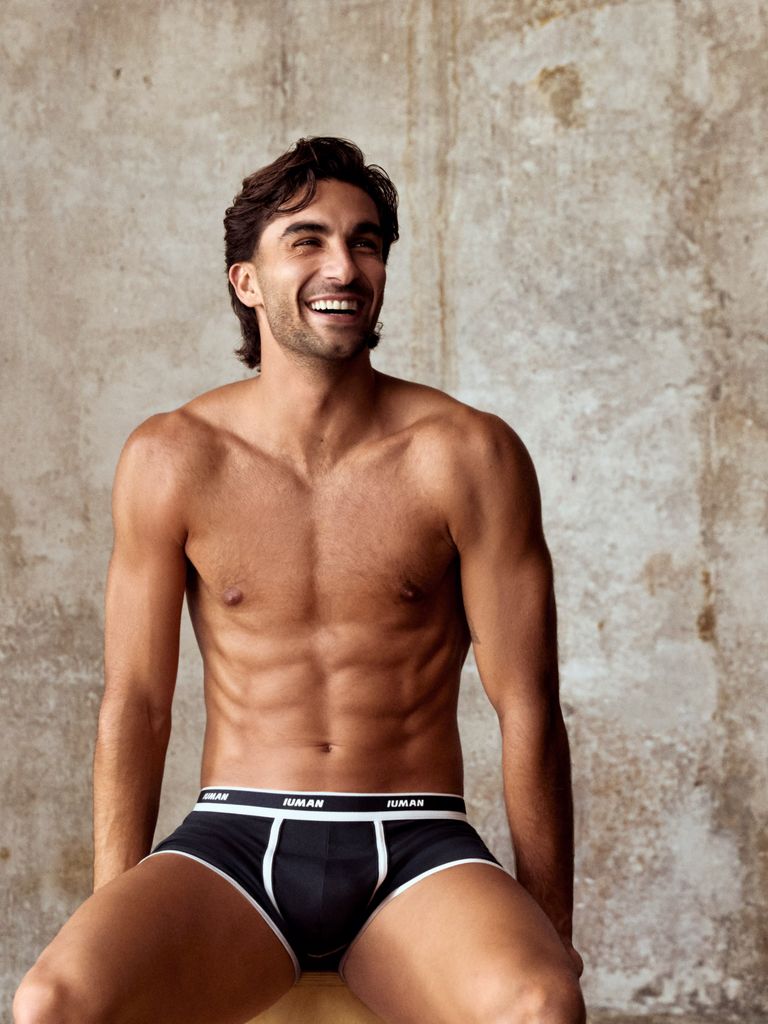 Ferran Torres, protagonista de una nueva campaña de ropa interior, se consolida como embajador de moda
