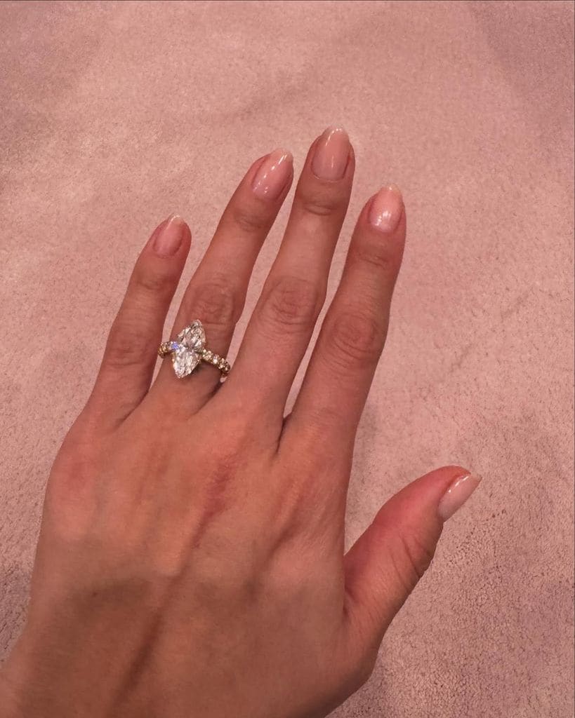 Así es el increíble anillo de compromiso de Selena Gomez