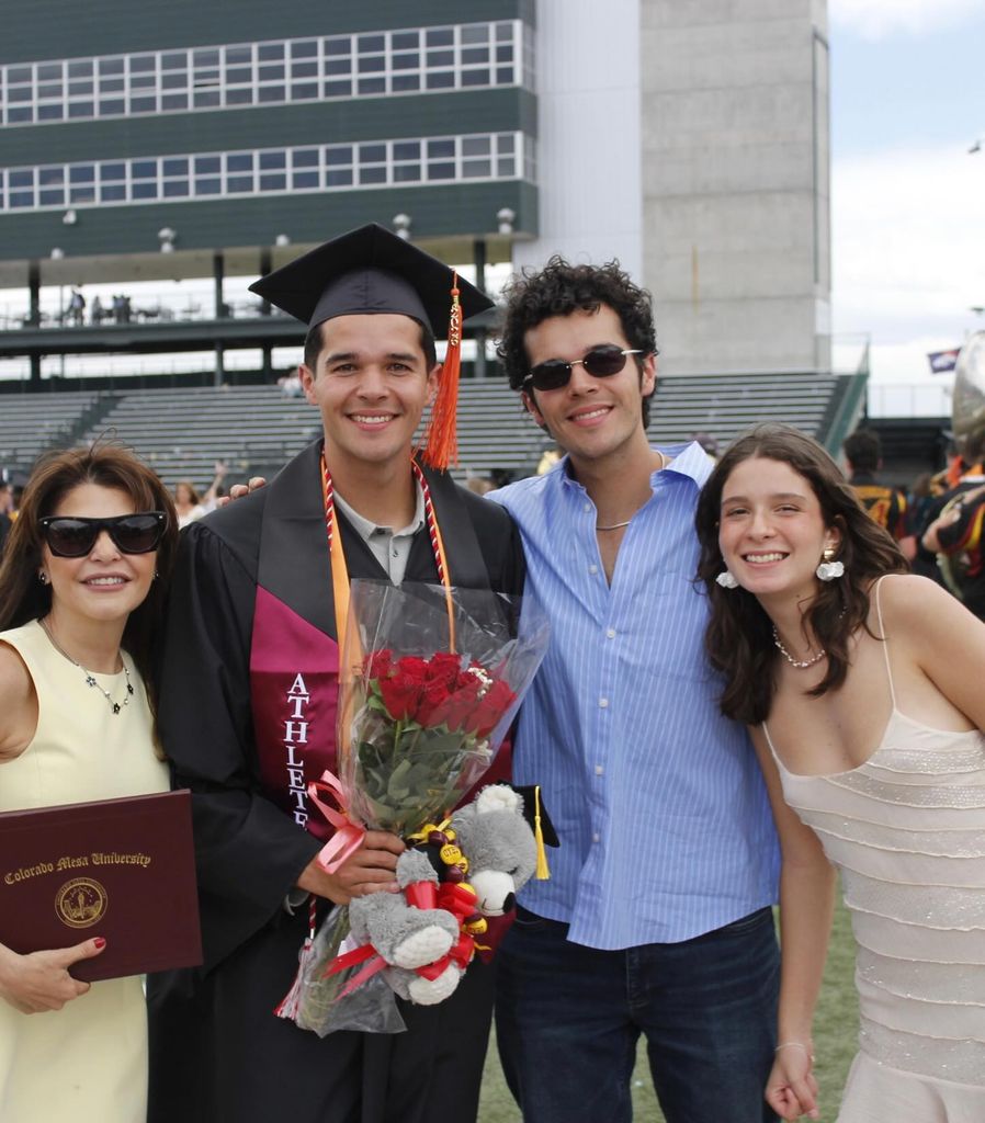 Roberto Hernández se graduó como Ingeniero Físico de la Colorado Mesa University.
