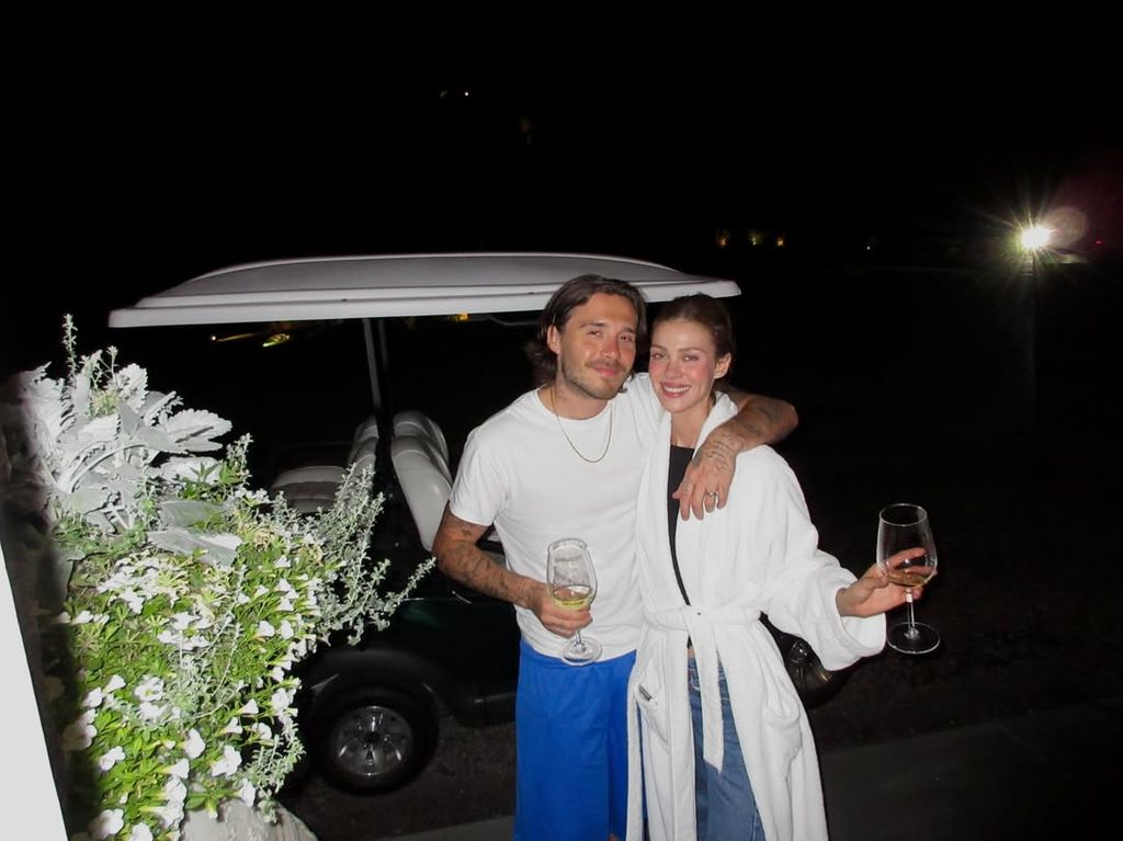 Boorklyn Beckham y su esposa Nicola Peltz celebraron su aniversario de bodas.