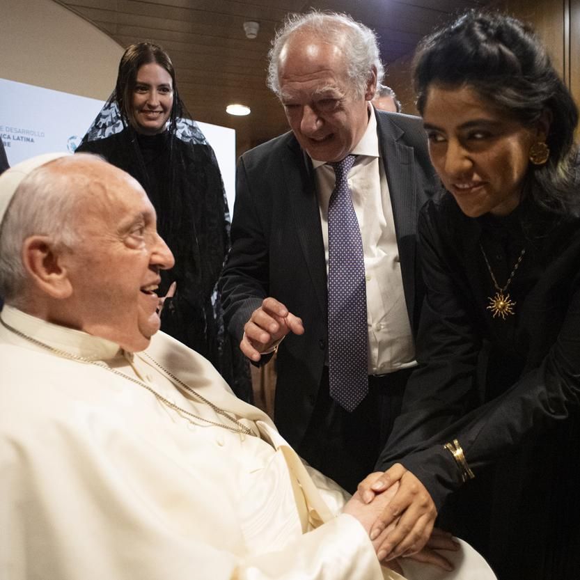 Karen Polinesia en su encuentro con el Papa Francisco