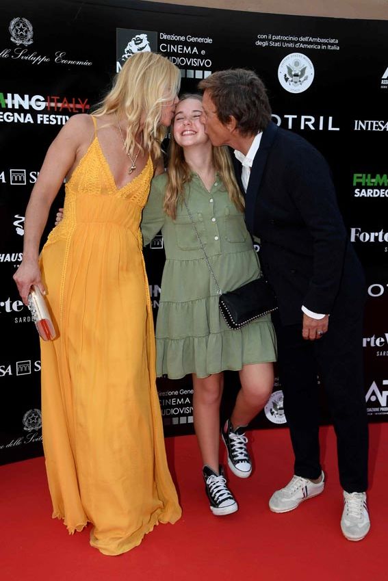 Valeria Mazza y Alejandro Gravier con su hija Taína