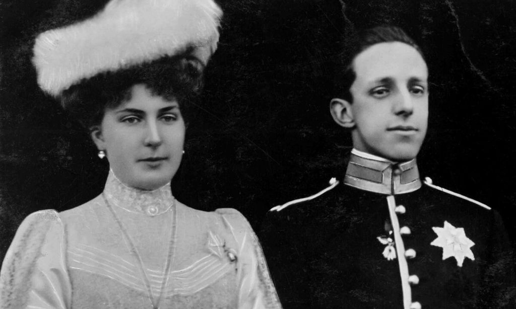 Alfonso XIII de joven con Victoria Eugenia