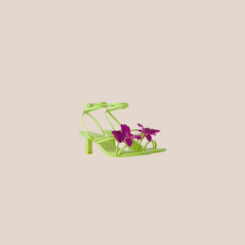 kitten heels verdes con flor morada