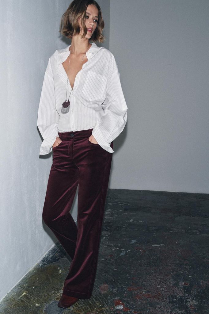 Pantalones terciopelo 2025 Zara