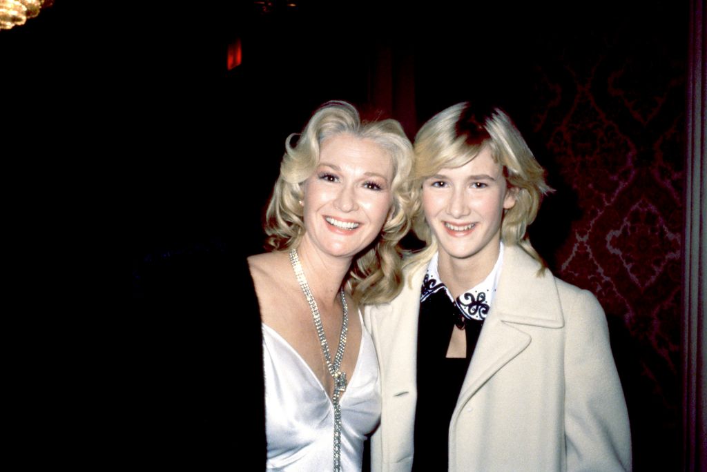 Diane Ladd y su hija Laura Dern en el Waldorf Hotel en New York, en 1980