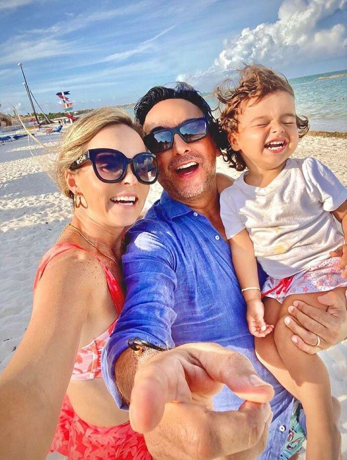 Adal Ramones, Karla de la Mora y Cristóbal 