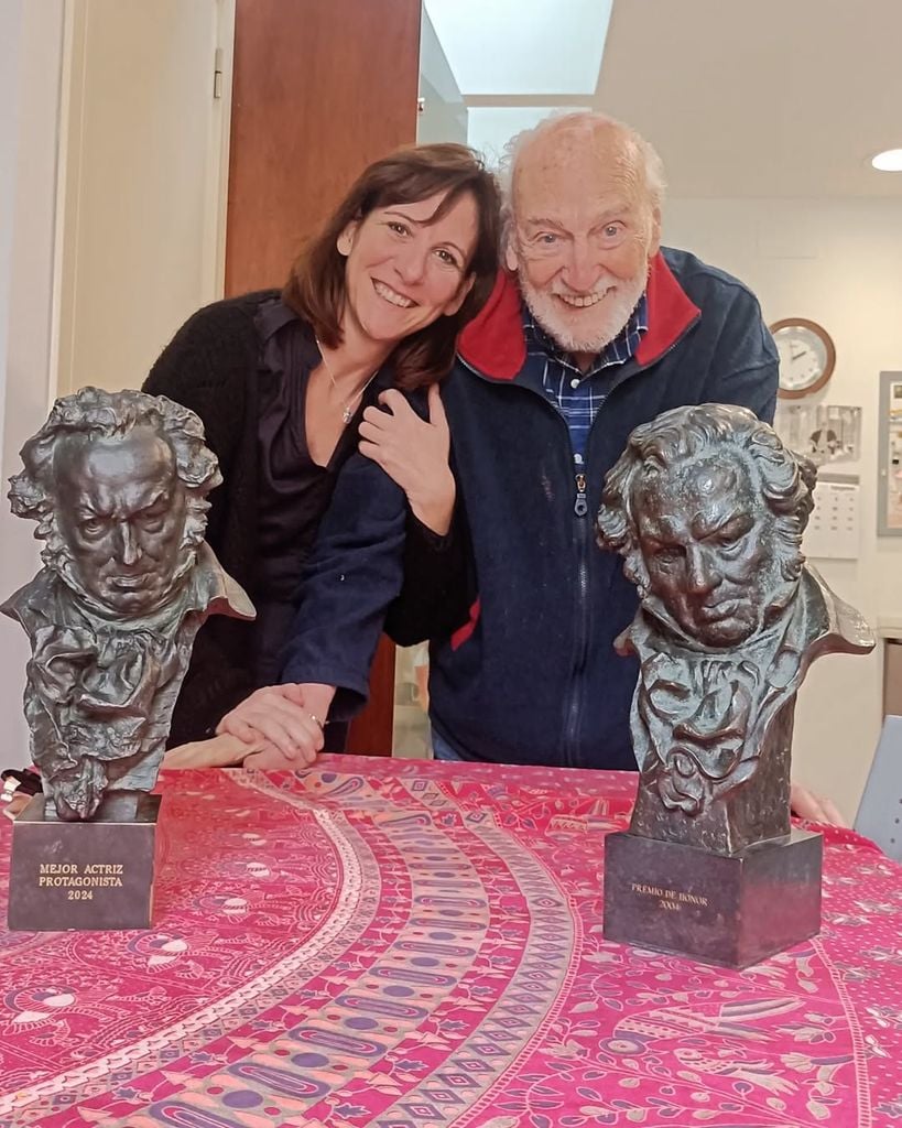 Padre e hija, ambos con su Goya