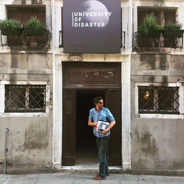 La casa productora lamentó la partida de su colaborador, sin entrar en mayores detalles