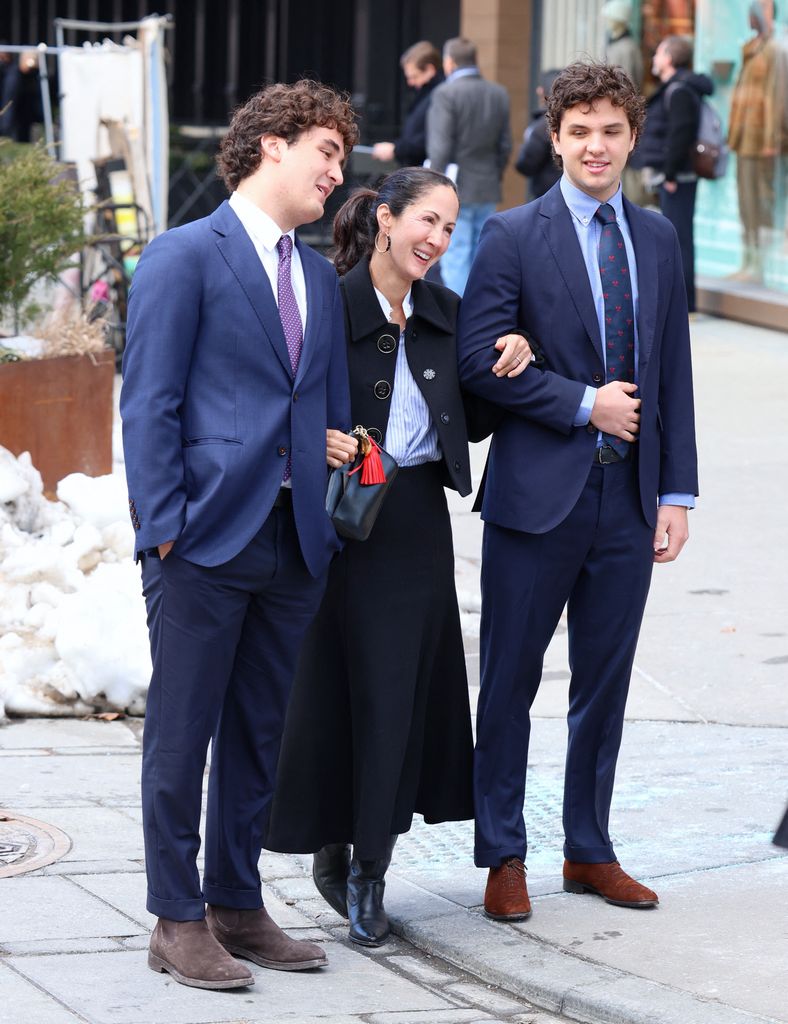 Patricia Cristina del brazo de sus dos hijos Magnus y Gerrit