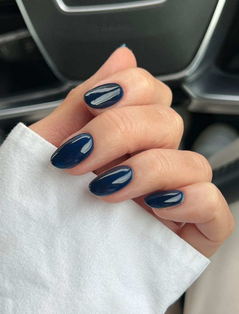 La noche convertida en una manicura.