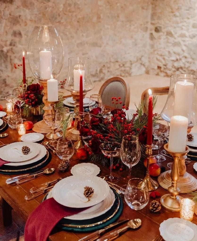 Decoración de bodas de Navidad rojo y candelabros