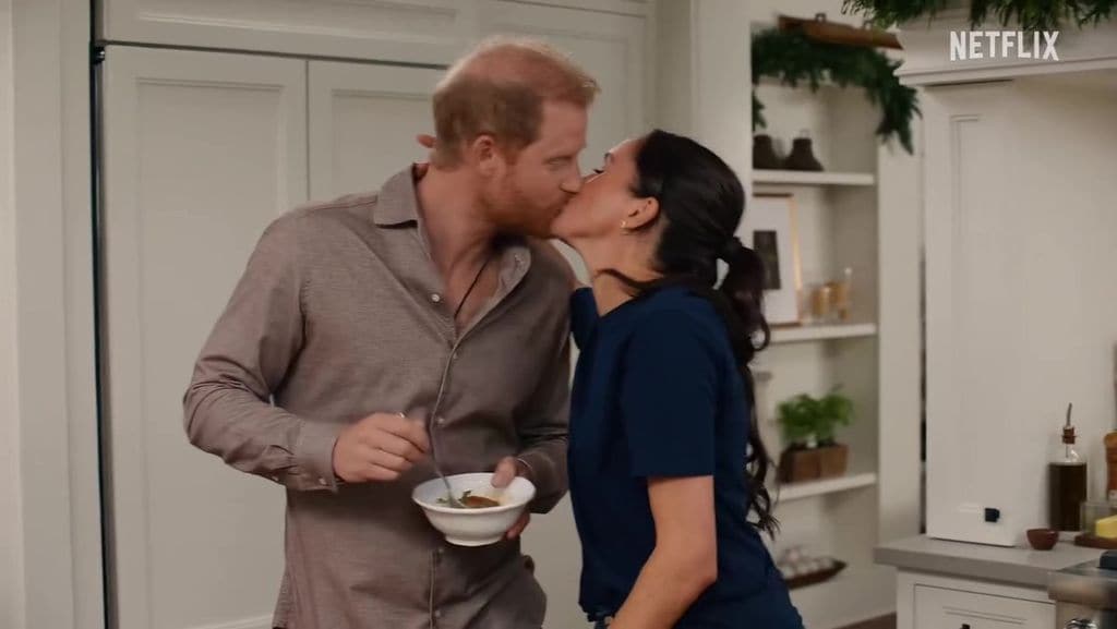 El príncipe Harry apareció en el adelanto de 'With Love, Meghan: Holiday Celebration', de Netflix.