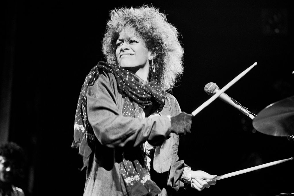 Sheila E. se presenta en el escenario del Ritz, en Nueva York, el 13 de septiembre de 1984.