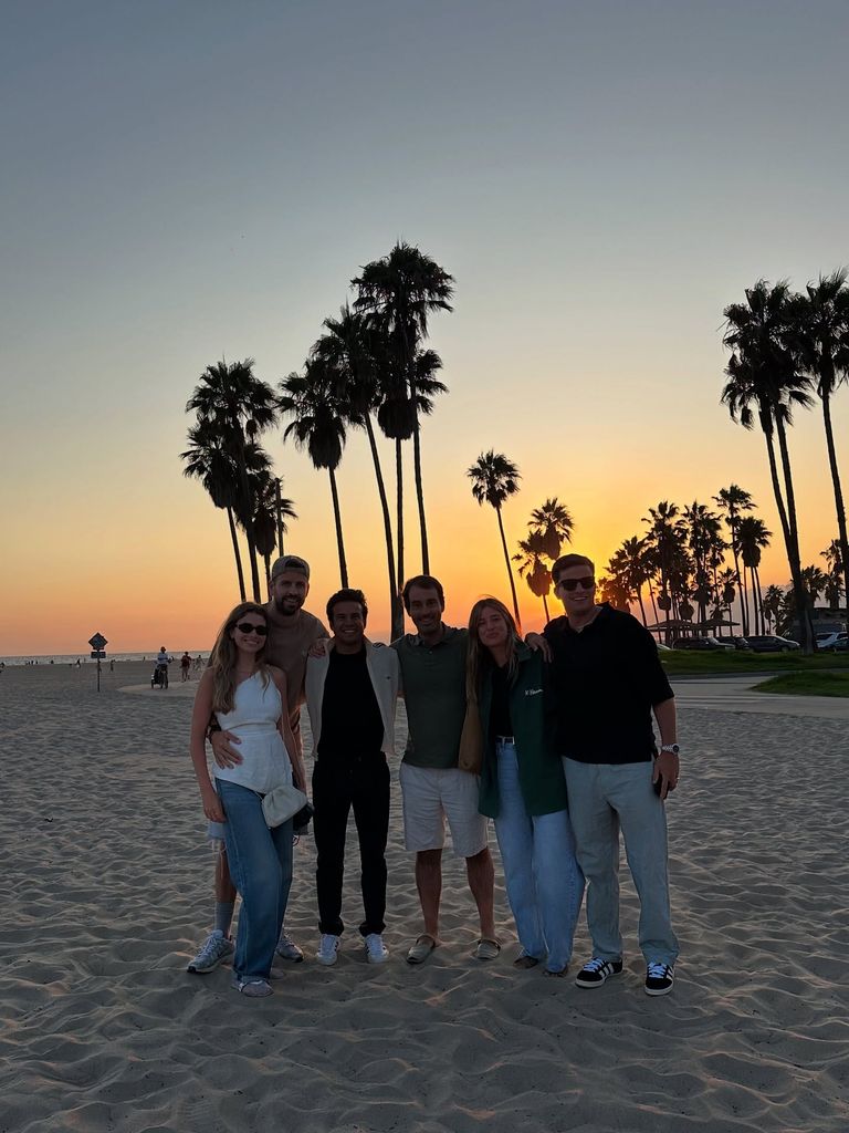 Clara Chía y Gerard Piqué visitaron una playa en Los Ángeles con algunos amigos. 