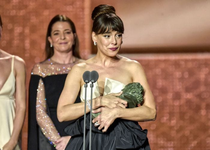 Belén Cuesta con su Goya 