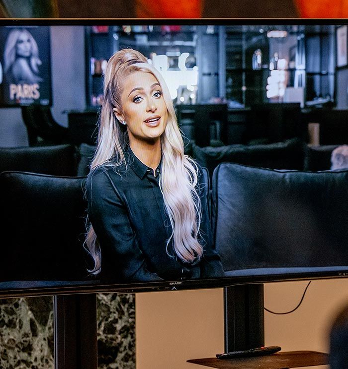 Paris Hilton da su versión en 'Los Bling Ring desvalijan Hollywood' explicando como la banda irrumpió en su mansión y robó su ropa