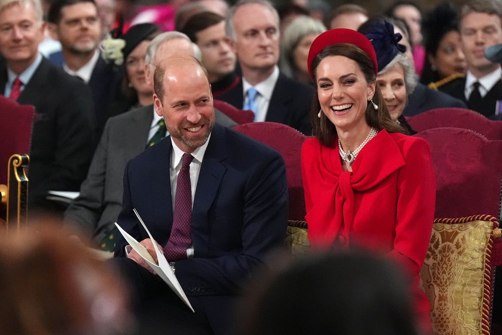 La princesa de Gales conquistó con un atuendo rojo.