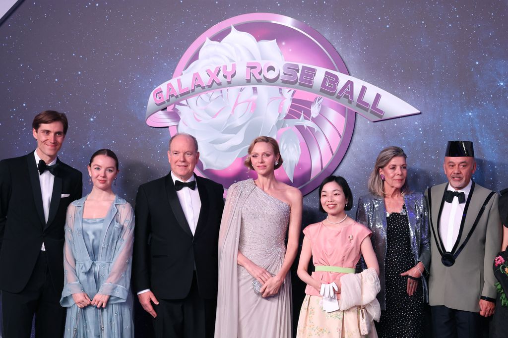 Alexandra de Hannover junto a su marido, Alberto y Charlene de Mónaco, la princesa Akiko de Japón y Carolina de Mónaco junto a Louboutin