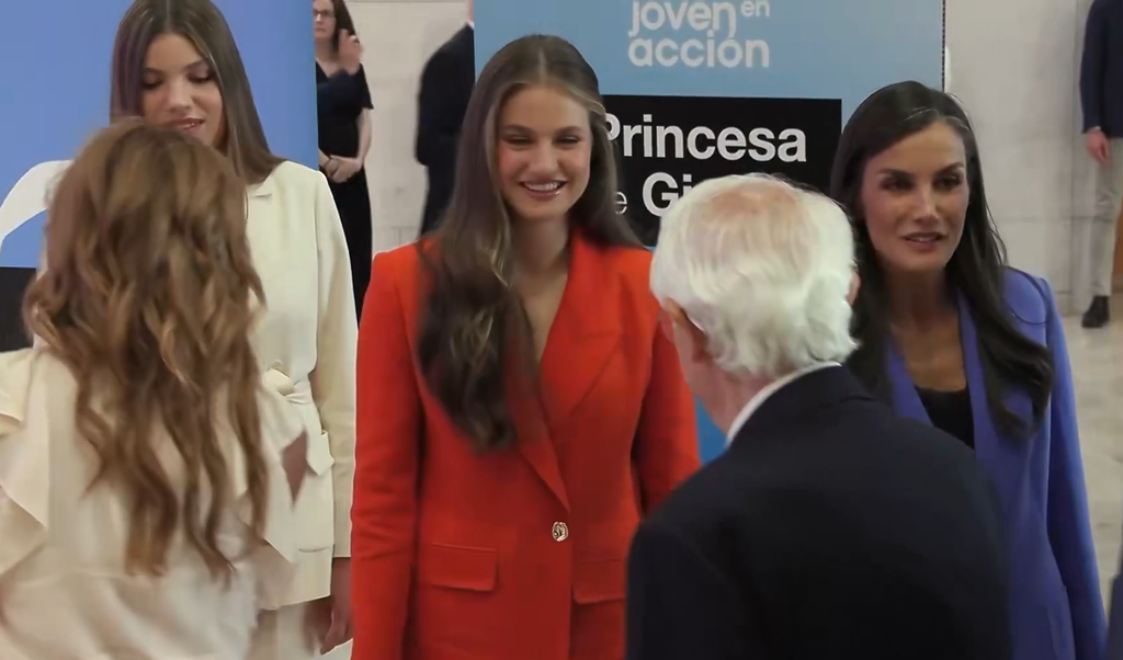 Saludo de los Reyes, la Princesa de Asturias y de Girona y la Infanta Sofía a los miembros del patronato de la Fundación Princesa de Girona 