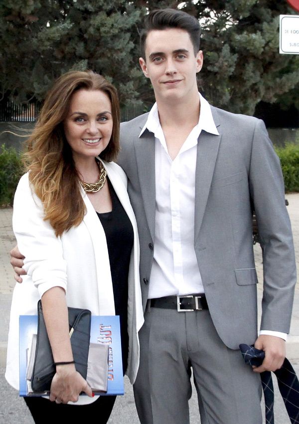 Carmen Morales con su hijo, Christian