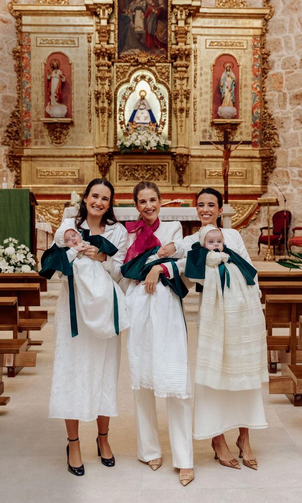 Hola 4137. Bautizo de las hermanas Corsini.
