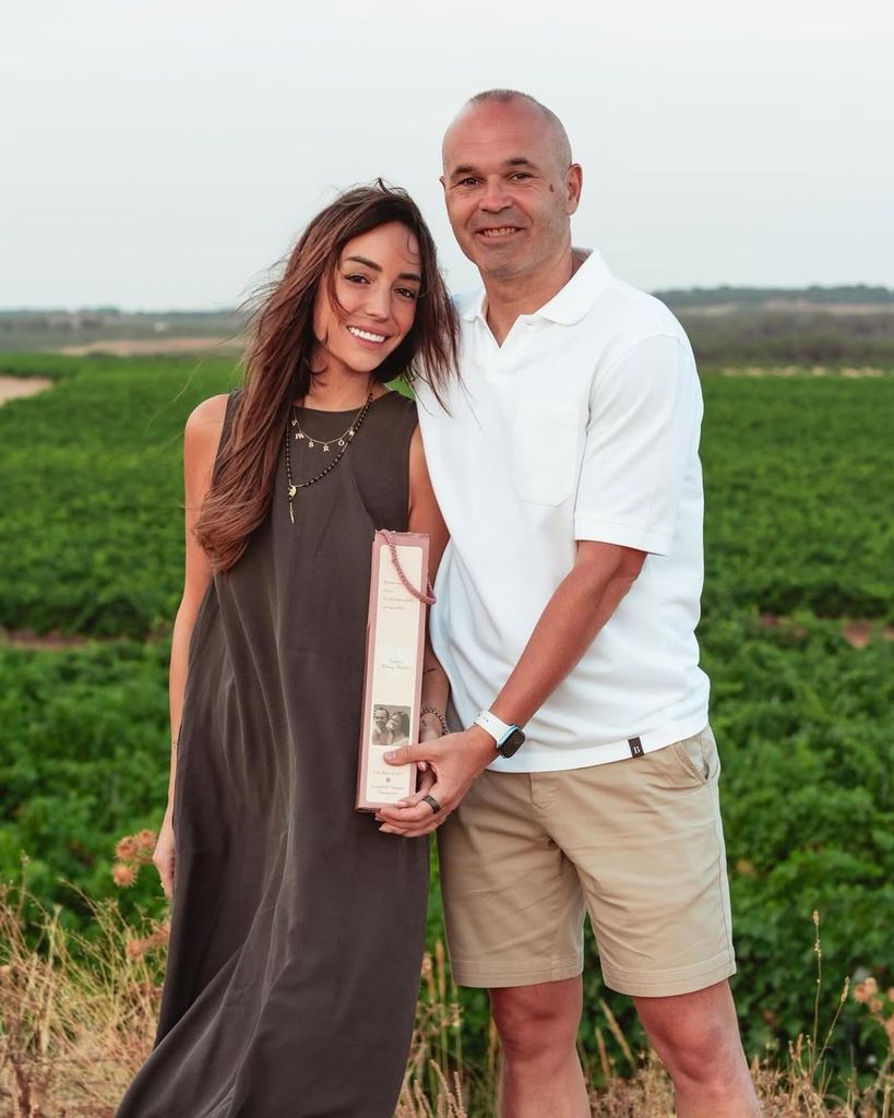 Andrés Iniesta y su mujer, Anna Ortiz, celebran su 19º aniversario