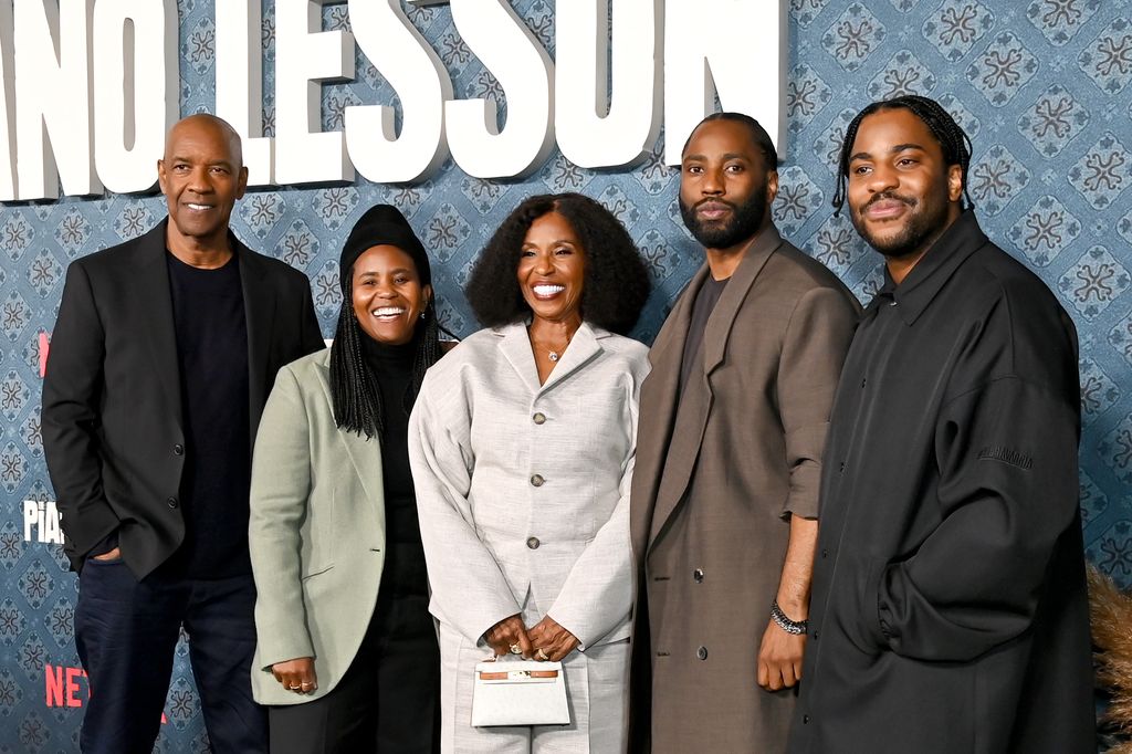 Denzel Washington con su mujer, Pauletta Washington, y sus hijos Katia, John David y Malcolm.