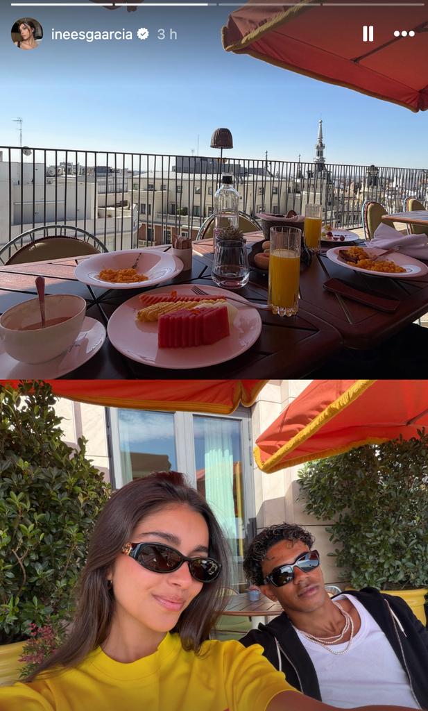 Zumo de naranja, café con leche, huevos revueltos, donuts y un original plato de fruta protagonizaron el desayuno de Lamine Yamal e Inés García