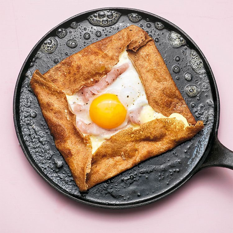 'Galette' con huevo, jamón y queso