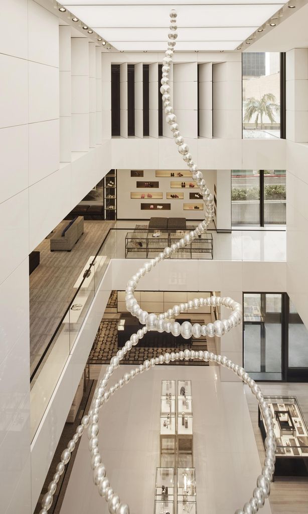 flagship boutique en beverly hills
