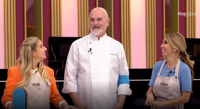 Desirée Vila, ganadora del primer reto (izda) y Natalia Rodríguez (dcha), nombrada Pastelera Top de la noche, junto con Osvaldo Gross.