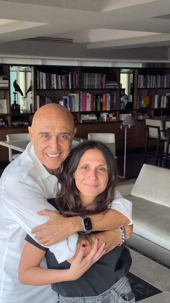 Pedro Torres con su hija Apolonia, a quien tuvo con Carolina Arámburo.