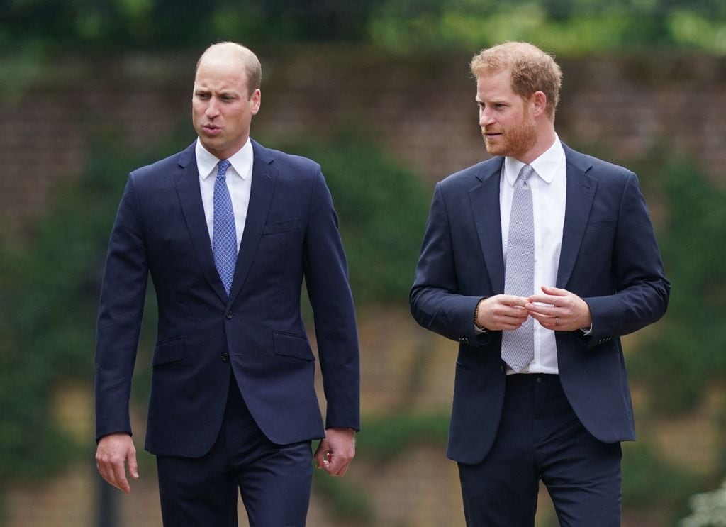 Príncipes Harry y Guillermo de Inglaterra